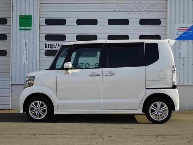 Ｎ－ＢＯＸカスタム Ｇ・Ｌパッケージ　４ＷＤ　純正ナビＴＶ　バックカメラ　ステアリングオーディオコントロール　ＨＩＤ　左パワースライドドア　横滑り抑制装置　リモコンエンジンスターター　実走行５２６００ｋｍ　スマートキー＆ブッシュスタート（4枚目）