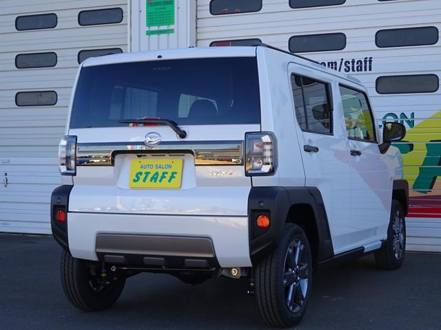 タフト Gターボ ダーククロムベンチャー 4WD 届出済み未使用車 パナソニックナビフルセグTV バックカメラ 純正リモコンエンジンスターター 新品スタッドレス&AW積 フロアマット ワイドバイザー スノーブレード スカッフプレート(5枚目)