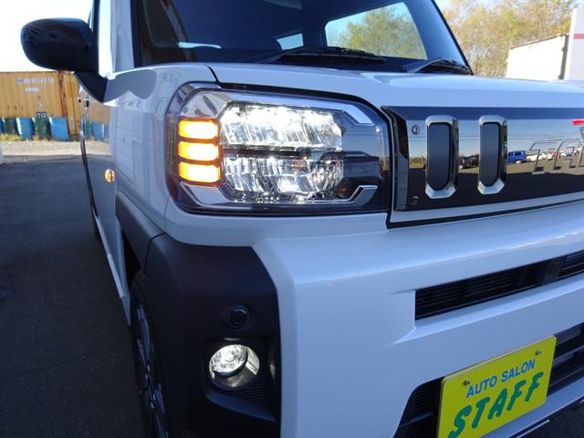 タフト Gターボ ダーククロムベンチャー 4WD 届出済み未使用車 パナソニックナビフルセグTV バックカメラ 純正リモコンエンジンスターター 新品スタッドレス&AW積 フロアマット ワイドバイザー スノーブレード スカッフプレート(8枚目)