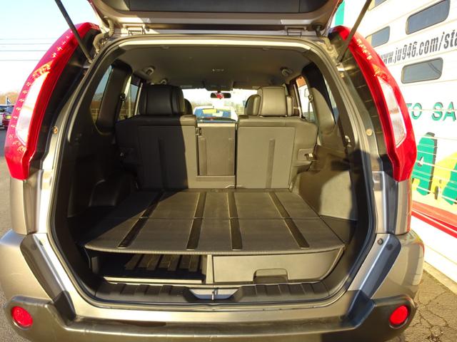 エクストレイル ２０Ｘ　オールモード４ＷＤ　社外ナビフルセグＴＶ　スマートキー　全席シートヒーター　横滑り抑制装置　ヒルディセントコントロール　純正リモコンエンジンスターター　ＥＴＣ　スタッドレス＆ＡＷ積（13枚目）