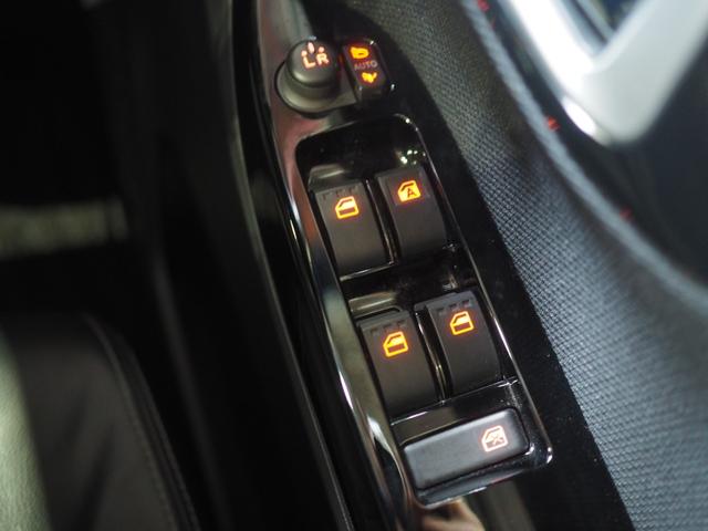 ムーヴ カスタム　ＲＳ　ハイパーリミテッドＳＡＩＩＩ　４ＷＤ　スマートアシスト　ＬＥＤヘッドライト　オートライト　ダイハツ純正ナビ　パノラマモニター　ナビ連動ドライブレコーダー　オートエアコン　運転席シートヒーター　アイドリングストップ　夏冬タイヤ（35枚目）