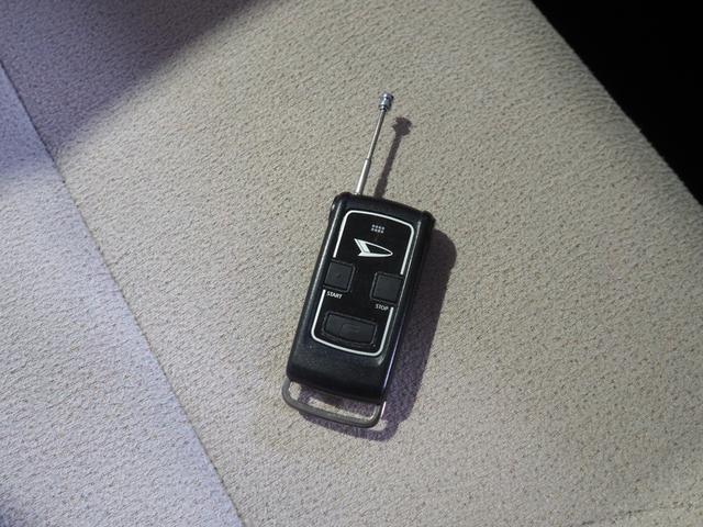 ムーヴキャンバス ＧメイクアップＶＳ　ＳＡＩＩＩ　４ＷＤ　両側パワースライドドア　ＬＥＤヘッドライト　オートライト　オーディオレス　オートエアコン　リモコンエンジンスターター　運転席シートヒーター　アイドリングストップ　ＶＳＣ（横滑り抑制機能）（18枚目）