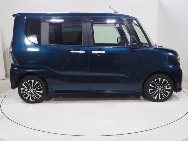 タント カスタムＲＳ　４ＷＤ　ターボ　スマートアシスト　ダイハツ純正ナビ　バックモニター　ナビ連動ドライブレコーダー　リモコンエンジンスターター　運転席助手席シートヒーター　ＥＴＣ車載器　キーフリーシステム　アルミホイール（4枚目）