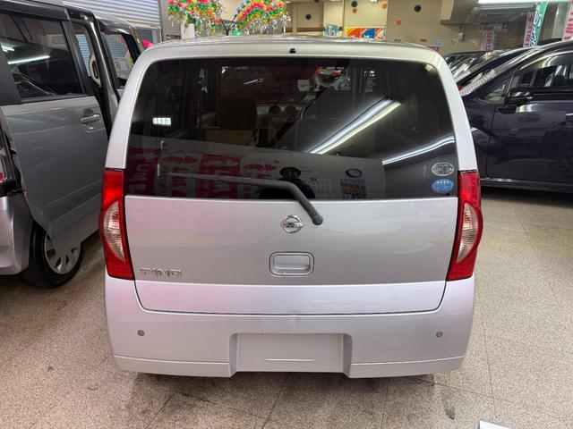 ピノ Ｅ　ＦＯＵＲ　４ＷＤ　１年保証　シート＆ミラーヒーター　純正オーディオ　電動格納ミラー　キーレス　社外アルミ（5枚目）