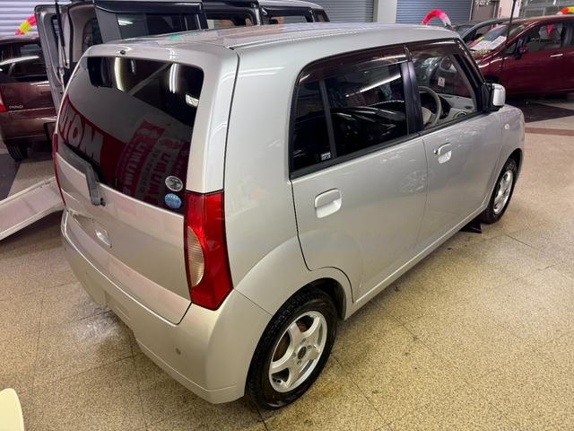 ピノ Ｅ　ＦＯＵＲ　４ＷＤ　１年保証　シート＆ミラーヒーター　純正オーディオ　電動格納ミラー　キーレス　社外アルミ（6枚目）