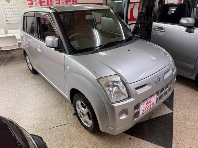 ピノ Ｅ　ＦＯＵＲ　４ＷＤ　１年保証　シート＆ミラーヒーター　純正オーディオ　電動格納ミラー　キーレス　社外アルミ（8枚目）