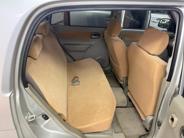 ピノ Ｅ　ＦＯＵＲ　４ＷＤ　１年保証　シート＆ミラーヒーター　純正オーディオ　電動格納ミラー　キーレス　社外アルミ（10枚目）