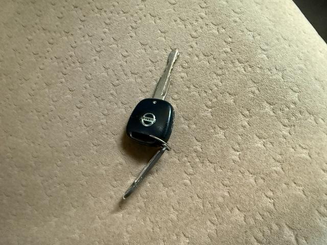 ピノ Ｅ　ＦＯＵＲ　４ＷＤ　１年保証　シート＆ミラーヒーター　純正オーディオ　電動格納ミラー　キーレス　社外アルミ（18枚目）