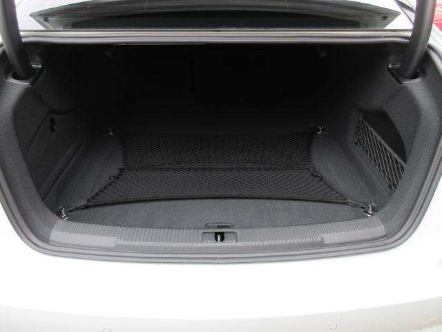 Ａ６ ２．０ＴＦＳＩクワトロ　Ｓラインパッケージ　マトリックスＬＥＤヘッドライト　アシスタンスパッケージ　Ｓライン専用黒革シート　純正ナビ　フルセグＴＶ　ブルートゥース　ＢＯＳＥサウンドシステム　シートヒーター　ＥＴＣ　バックカメラ　純正ＡＷ（16枚目）