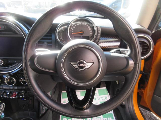 ＭＩＮＩ クーパーＳ　純正ナビ・社外フルセグＴＶ・社外ＤＶＤ・ＣＤデッキ・ブルートゥース・インターフェイス付・バックカメラ・ペッパーパッケージ・フォグライト・ＥＴＣ・革巻きステアリング・純正ＡＷ・ＬＥＤヘッドライト（16枚目）