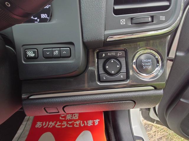 アスリートＳｉ－Ｆｏｕｒ　４ＷＤ　ＥＴＣ　オートクルーズコントロール　バックカメラ　ナビ　ＴＶ　アルミホイール　オートライト　ＨＩＤ　ＡＴ　スマートキー　電動格納ミラー　盗難防止システム　パワーシート　ＣＤ　ＤＶＤ再生　ＵＳＢ(13枚目)