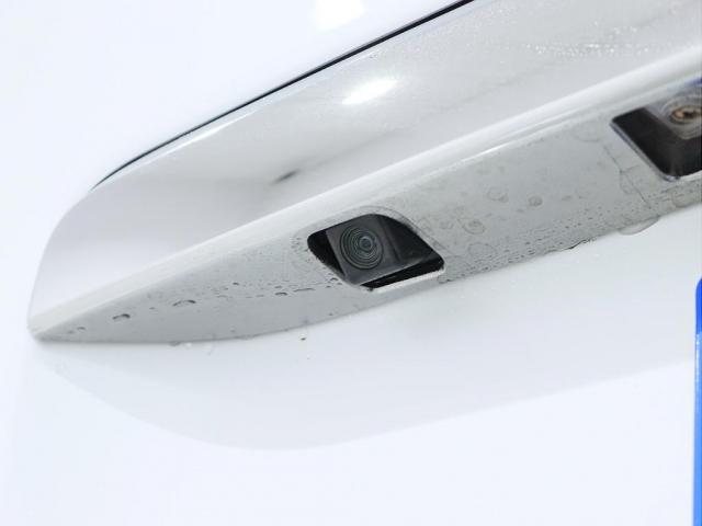 ハイエースバン スーパーＧＬ　ダークプライム　トヨタセーフティーセンス　バックモニター内臓自動防眩ミラー　寒冷地仕様　パワースライドドア　スポイラー　オーバーフェンダー　１８インチアルミホイール　１８インチタイヤ　１．５インチローダウン（8枚目）