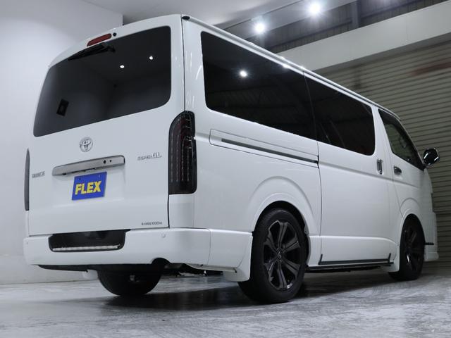 ハイエースバン スーパーＧＬ　ダークプライム　トヨタセーフティーセンス　バックモニター内臓自動防眩ミラー　寒冷地仕様　パワースライドドア　スポイラー　オーバーフェンダー　１８インチアルミホイール　１８インチタイヤ　１．５インチローダウン（46枚目）