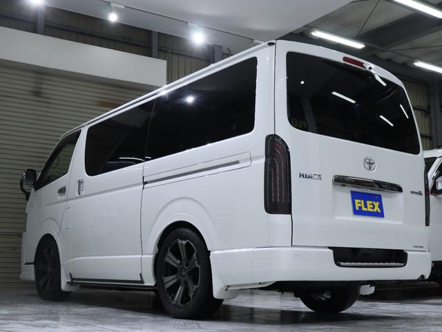 ハイエースバン スーパーＧＬ　ダークプライム　トヨタセーフティーセンス　バックモニター内臓自動防眩ミラー　寒冷地仕様　パワースライドドア　スポイラー　オーバーフェンダー　１８インチアルミホイール　１８インチタイヤ　１．５インチローダウン（49枚目）