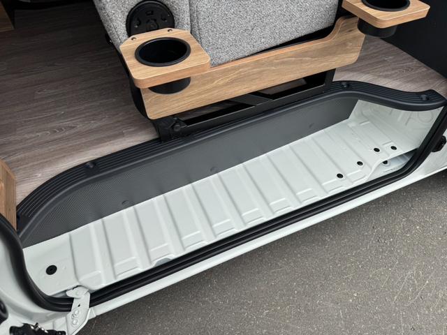 ハイエースバン ロングＤＸ　ＷｏｏｄＶｉｌｌａｇｅ　ＢＩＧ－Ｘ　煌ＢＬＡＣＫテールランプ　ＢＪメキシカン　ダンロップブラントレック　ＦＬＥＸオリジナルオーバーフェンダーＭＢ　Ｔ－Ｆｏｒｃｅフロントスポイラー　Ｒｅクラシック（46枚目）