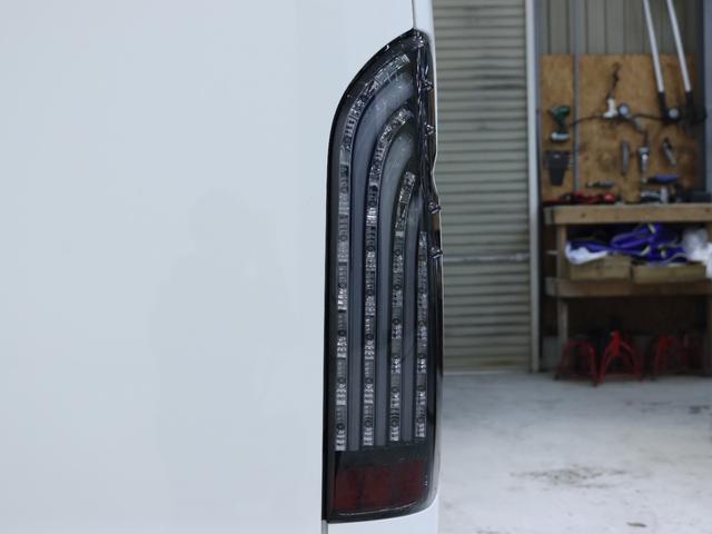 ハイエースバン ロングＤＸ　ＷｏｏｄＶｉｌｌａｇｅ　ＢＩＧ－Ｘ　煌ＢＬＡＣＫテールランプ　ＢＪメキシカン　ダンロップブラントレック　ＦＬＥＸオリジナルオーバーフェンダーＭＢ　Ｔ－Ｆｏｒｃｅフロントスポイラー　Ｒｅクラシック（80枚目）