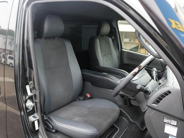 ハイエースバン スーパーGL ダークプライムII インテリジェントクリアランスソナー PVM 助手席エアバック デジタルインナーミラー 寒冷地仕様 パワースライドドア 各所ブラック塗装 社外アルミ18in スポイラー オーバーフェンダー(4枚目)