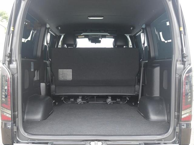 ハイエースバン スーパーGL ダークプライムII インテリジェントクリアランスソナー PVM 助手席エアバック デジタルインナーミラー 寒冷地仕様 パワースライドドア 各所ブラック塗装 社外アルミ18in スポイラー オーバーフェンダー(14枚目)