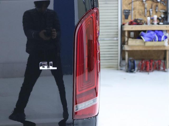 ハイエースワゴン ＧＬ　内装架装ｆａｍｉｌｉａ　ＢＩＧ－Ｘ　ＦＬＥＸフロントスポイラー　ＦＬＥＸオーバーフェンダー　ＦＬＥＸリアスポイラー　１．５ｉｎローダウン　シートカバー　ＦＬＥＸＤｅｌｆ０６アルミ１７ｉｎ（12枚目）