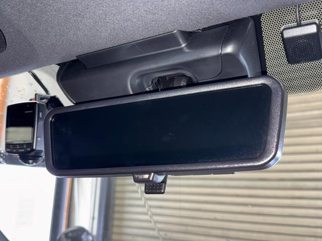 ハイエースバン スーパーＧＬ　ダークプライムＩＩ　デジタルインナーミラー　パノラミックビューモニター　寒冷地仕様　スポイラー　テールランプ　アルミ　タイヤ　１．５ｉｎローダウン　ＢＩＧ－Ｘナビメカレス　後席モニター　ＥＴＣ　フローリング　ベットキット（40枚目）