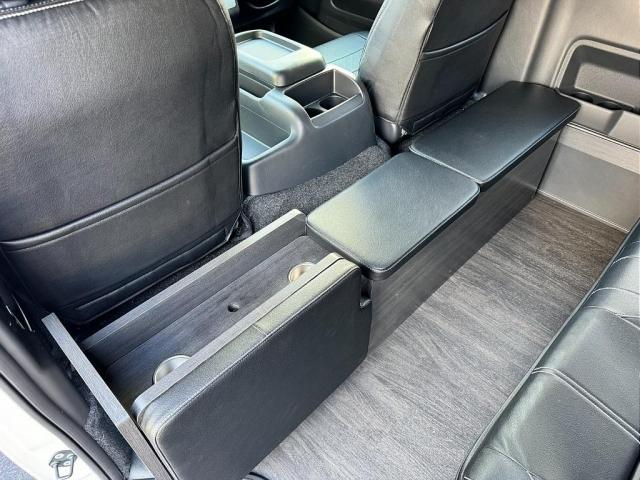 ハイエースワゴン ＧＬ　ｎｅｃｒｏｓｓ内装架装　Ｔ－Ｆｏｒｃｅスポイラー　オーバーフェンダー　ＮＣ－１　１６インチ　グラントレック　シートカバー　ＢＩＧ－Ｘメカレスモデル　ＥＴＣ　リアスピーカー　寒冷地仕様　デジタルインナー（6枚目）