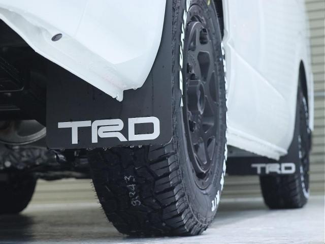 ハイエースワゴン ＧＬ　パールホワイト　デジタルインナー　インテリジェントクリアランスソナー　パノラミックビューモニター　寒冷地仕様　パワースライドドア　フローリング施工　ＢＩＧ－ＤＡ　オーバーフェンダ　アルミホイール（11枚目）