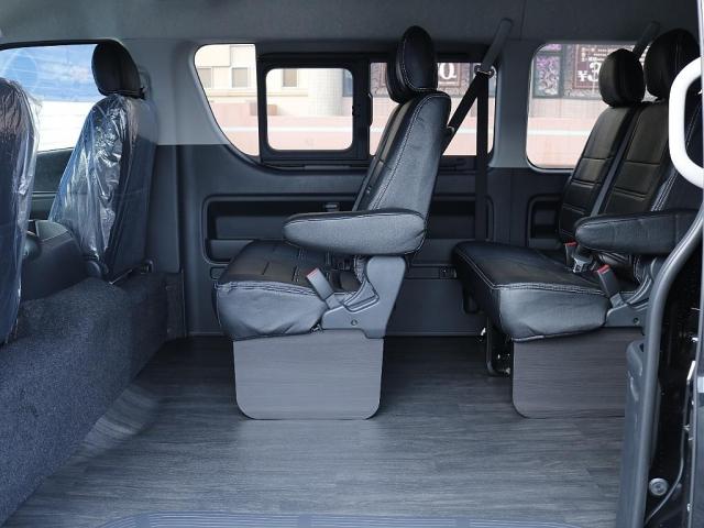 ハイエースワゴン ＧＬ　パールホワイト　デジタルインナー　インテリジェントクリアランスソナー　パノラミックビューモニター　寒冷地仕様　パワースライドドア　フローリング施工　ＢＩＧ－ＤＡ　オーバーフェンダ　アルミホイール（19枚目）