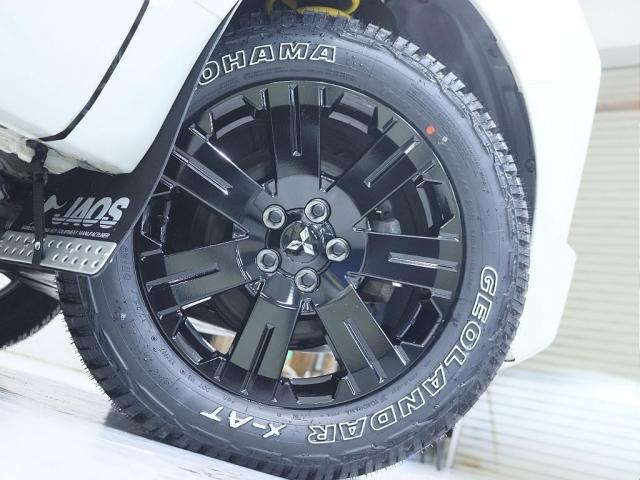 デリカＤ：５ Ｇ　パワーパッケージ　純正ブラック塗装アルミホイール　ＹＯＫＯＨＡＭＡ　ジオランダー１８インチタイヤ　１インチリフトアップ　クラシックブラウンシートカバー　ＡＬＰＩＮＥ　ＢＩＧ－Ｘ　ＥＴＣ　ＡＬＰＩＮＥ１０．０１フリップ（2枚目）