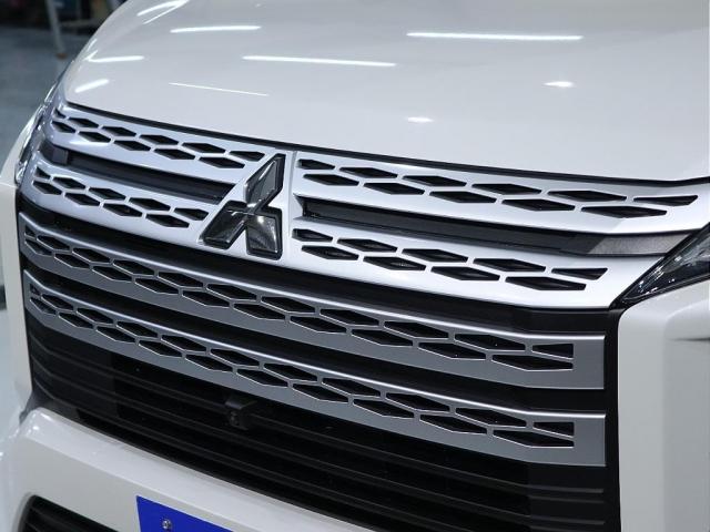 デリカＤ：５ Ｇ　パワーパッケージ　純正ブラック塗装アルミホイール　ＹＯＫＯＨＡＭＡ　ジオランダー１８インチタイヤ　１インチリフトアップ　クラシックブラウンシートカバー　ＡＬＰＩＮＥ　ＢＩＧ－Ｘ　ＥＴＣ　ＡＬＰＩＮＥ１０．０１フリップ（4枚目）