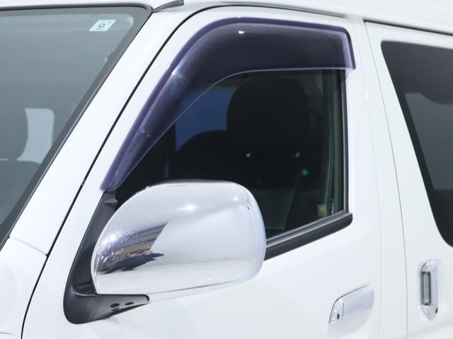 ハイエースワゴン ＧＬ　厳選中古車　内装架装Ｖｅｒ．２　ＬＥＤヘッドランプ　パワスラ　バックモニター付き自動防眩ミラー　スマートエントリー＆プッシュスタート　寒冷地仕様　スポイラー　タイヤ　ホイル　ＬＥＤテール　ナビ　ＥＴＣ（56枚目）