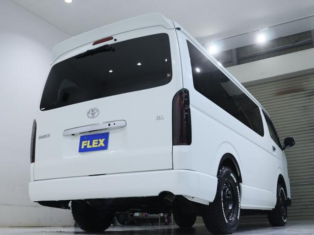 ハイエースワゴン ＧＬ　厳選中古車　内装架装Ｖｅｒ．２　ＬＥＤヘッドランプ　パワスラ　バックモニター付き自動防眩ミラー　スマートエントリー＆プッシュスタート　寒冷地仕様　スポイラー　タイヤ　ホイル　ＬＥＤテール　ナビ　ＥＴＣ（69枚目）