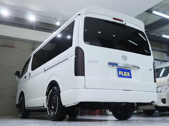 ハイエースワゴン ＧＬ　厳選中古車　内装架装Ｖｅｒ．２　ＬＥＤヘッドランプ　パワスラ　バックモニター付き自動防眩ミラー　スマートエントリー＆プッシュスタート　寒冷地仕様　スポイラー　タイヤ　ホイル　ＬＥＤテール　ナビ　ＥＴＣ（72枚目）