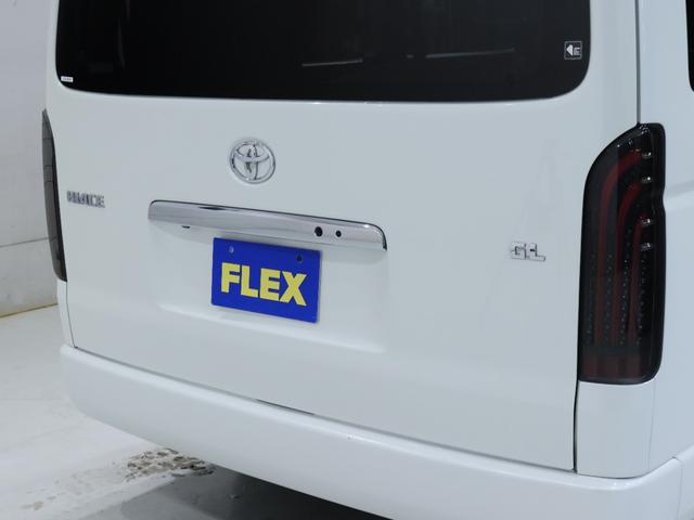 ハイエースワゴン ＧＬ　厳選中古車　内装架装Ｖｅｒ．２　ＬＥＤヘッドランプ　パワスラ　バックモニター付き自動防眩ミラー　スマートエントリー＆プッシュスタート　寒冷地仕様　スポイラー　タイヤ　ホイル　ＬＥＤテール　ナビ　ＥＴＣ（74枚目）