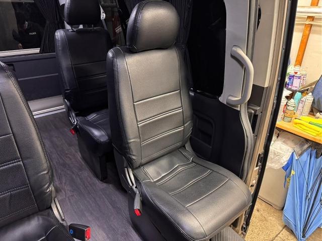 ハイエースワゴン グランドキャビン　Ｔ－Ｆｏｒｃｅスポイラー　オーバーフェンダー　ＸＲ－６　アルミホイール　オープンカントリー　フロントスタビライザー　リアスタビライザー　社外リーフスプリング　ショックアブソーバー　ＢＩＧ－Ｘナビ（11枚目）