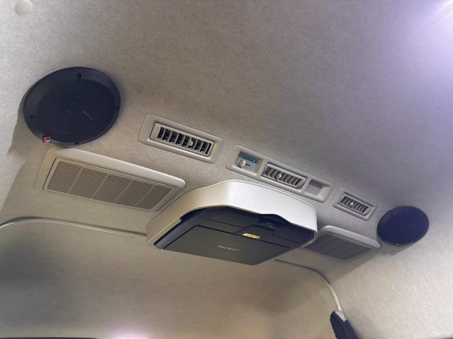 ハイエースワゴン グランドキャビン　Ｔ－Ｆｏｒｃｅスポイラー　オーバーフェンダー　ＸＲ－６　アルミホイール　オープンカントリー　フロントスタビライザー　リアスタビライザー　社外リーフスプリング　ショックアブソーバー　ＢＩＧ－Ｘナビ（70枚目）