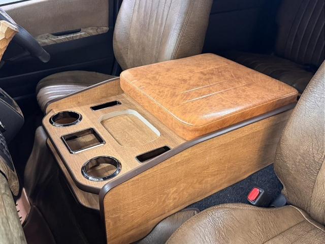 ハイエースバン スーパーＧＬ　ダークプライムＩＩ　デジタルインナーミラー　インテリジェントクリアランスソナー　ＰＶＭ　ＡＣ１００Ｖ　寒冷地仕様　パワスラ　４１５コブラエアロ　ナビ　ＥＴＣ　床張り　ベットキット　１．５ｉｎローダウン　テールランプ（7枚目）