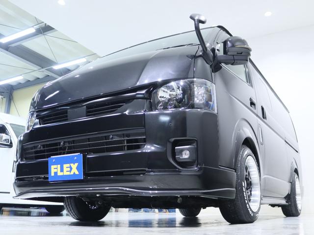 ハイエースバン スーパーＧＬ　ダークプライムＩＩ　デジタルインナーミラー　インテリジェントクリアランスソナー　ＰＶＭ　ＡＣ１００Ｖ　寒冷地仕様　パワスラ　４１５コブラエアロ　ナビ　ＥＴＣ　床張り　ベットキット　１．５ｉｎローダウン　テールランプ（22枚目）