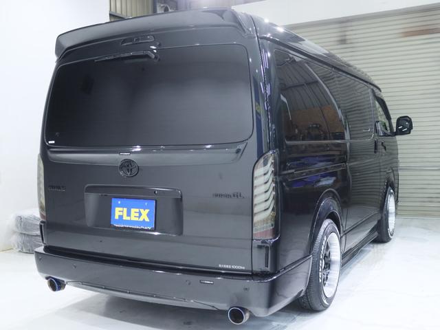 ハイエースバン スーパーＧＬ　ダークプライムＩＩ　デジタルインナーミラー　インテリジェントクリアランスソナー　ＰＶＭ　ＡＣ１００Ｖ　寒冷地仕様　パワスラ　４１５コブラエアロ　ナビ　ＥＴＣ　床張り　ベットキット　１．５ｉｎローダウン　テールランプ（28枚目）