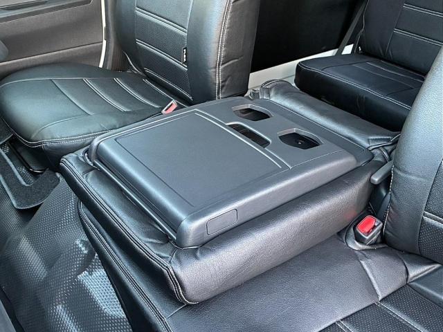 ハイエースバン ＳロングワイドＤＸ　ＧＬパッケージ　デジタルインナーミラー　インテリジェントクリアランスソナー　パノラミックビューモニター　寒冷地仕様　床張　フロントスポイラー　オーバーフェンダー　ホイル　タイヤ　ＢＩＧ－ＤＡ　ＥＴＣ　各所ブラック塗装（10枚目）