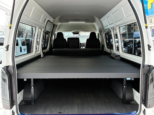 ハイエースバン ＳロングワイドＤＸ　ＧＬパッケージ　デジタルインナーミラー　インテリジェントクリアランスソナー　パノラミックビューモニター　寒冷地仕様　床張　フロントスポイラー　オーバーフェンダー　ホイル　タイヤ　ＢＩＧ－ＤＡ　ＥＴＣ　各所ブラック塗装（30枚目）