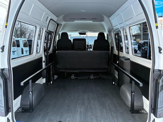 ハイエースバン ＳロングワイドＤＸ　ＧＬパッケージ　デジタルインナーミラー　インテリジェントクリアランスソナー　パノラミックビューモニター　寒冷地仕様　床張　フロントスポイラー　オーバーフェンダー　ホイル　タイヤ　ＢＩＧ－ＤＡ　ＥＴＣ　各所ブラック塗装（32枚目）