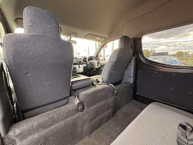 NV350キャラバンバン スーパーロングワイドDXターボ クロムギアパッケージ 4ドアバン2.5DT DX SロングワイドHR 4WD(30枚目)