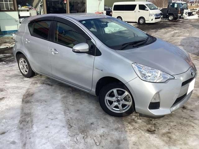 アクア S 4WD バックカメラ ハイブリッド マフラー加速適用車(5枚目)