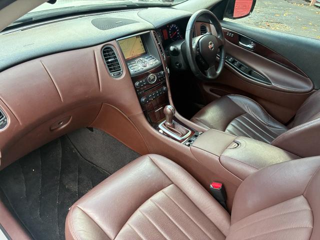 スカイラインクロスオーバー 370GT FOUR タイプP 4WD(5枚目)