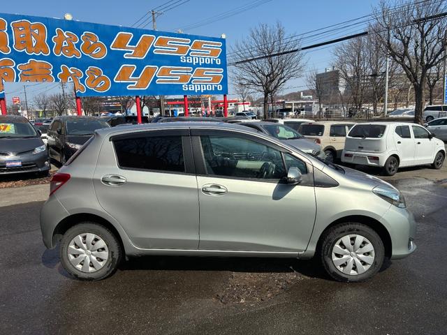 ヴィッツ Ｆ　４ＷＤ　ナビＴＶ（12枚目）