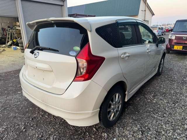 ノート ライダー　４ＷＤ　寒冷地仕様　純正エアロ　クルーズコントロール　キーレスエントリー（8枚目）