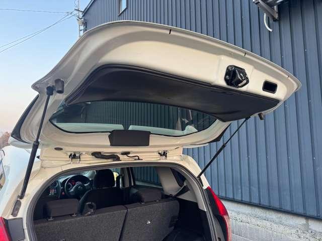 ノート ライダー　４ＷＤ　寒冷地仕様　純正エアロ　クルーズコントロール　キーレスエントリー（14枚目）