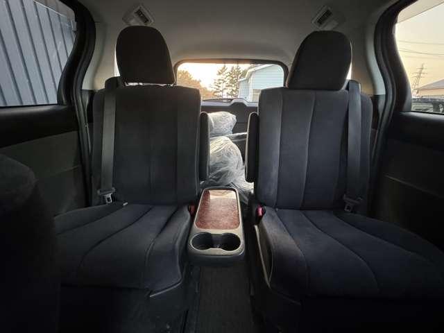 エスティマ ２．４アエラス　Ｇエディション　４ＷＤ　４ＷＤ　両側パワースライド　寒冷地仕様　夏冬タイヤ　ナビ　ＴＶ　バックカメラ　スマートキー　ＤＶＤ再生　エアロ（5枚目）