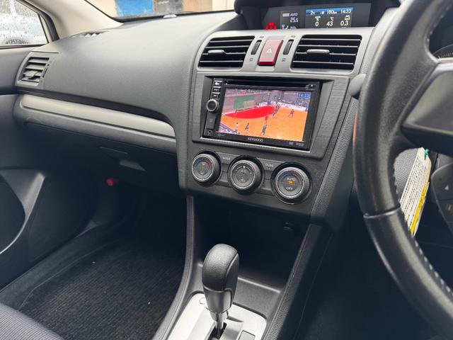 インプレッサスポーツ ２．０ｉアイサイト　４ＷＤ　夏冬タイヤ　ナビ　ＴＶ　Ｂカメラ　Ｅｇスターター（6枚目）