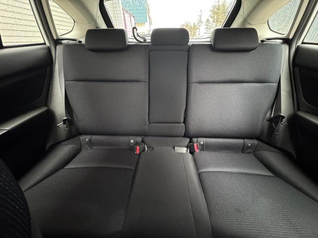 インプレッサスポーツ ２．０ｉアイサイト　４ＷＤ　夏冬タイヤ　ナビ　ＴＶ　Ｂカメラ　Ｅｇスターター（7枚目）